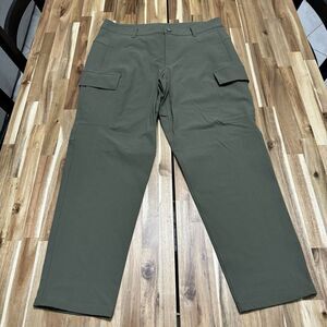 Lululemon Utilitarian Cargo Pants Mens 34x28 Green Pockets Military Utility